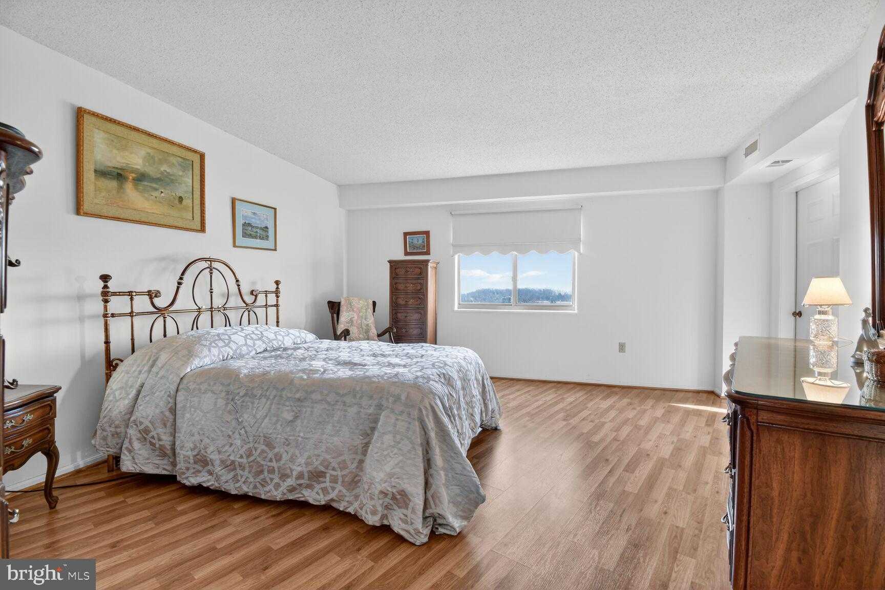 15115 Interlachen Dr # 3-904 photo 8