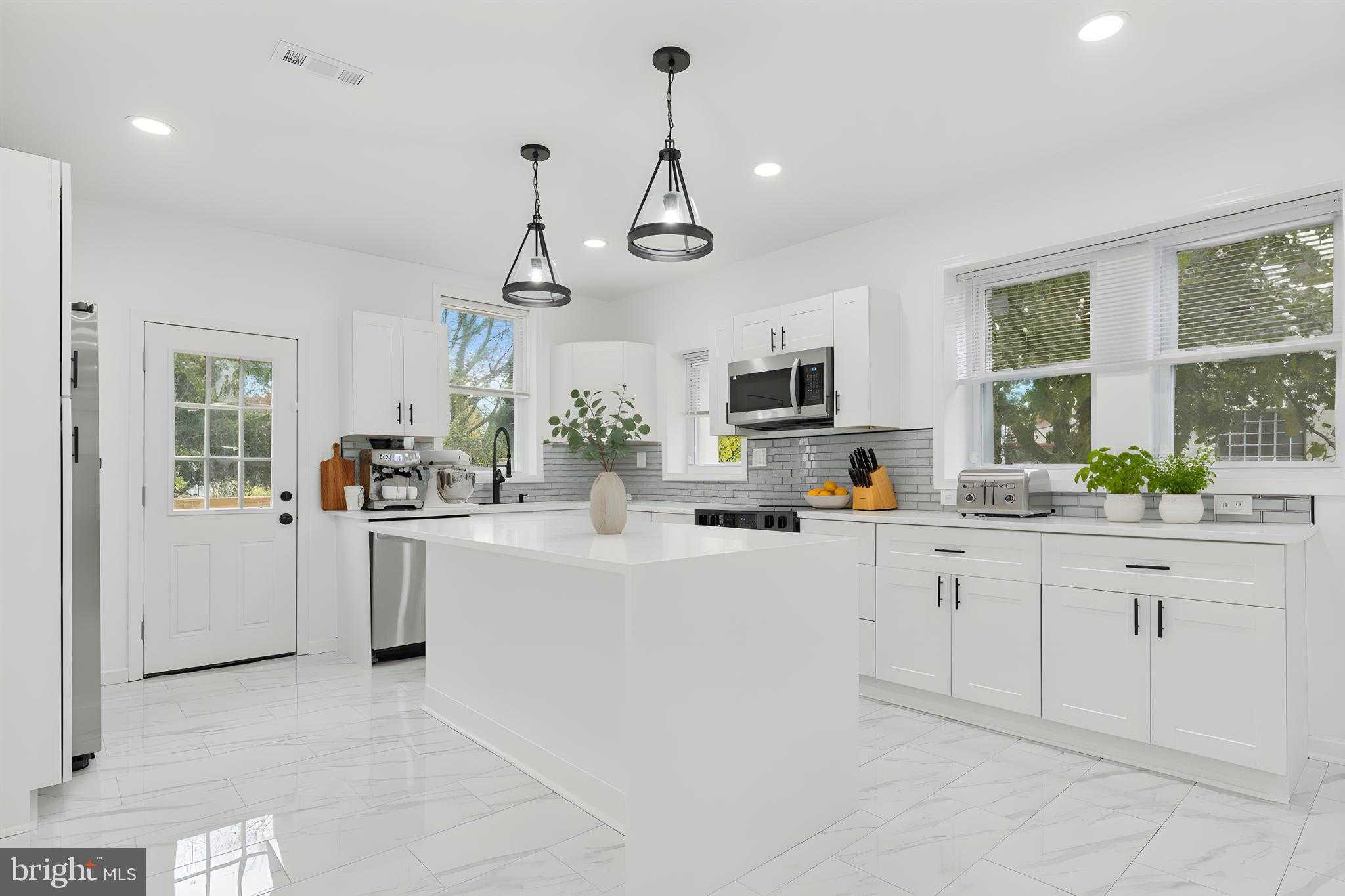 7313 Limekiln Pike photo 6