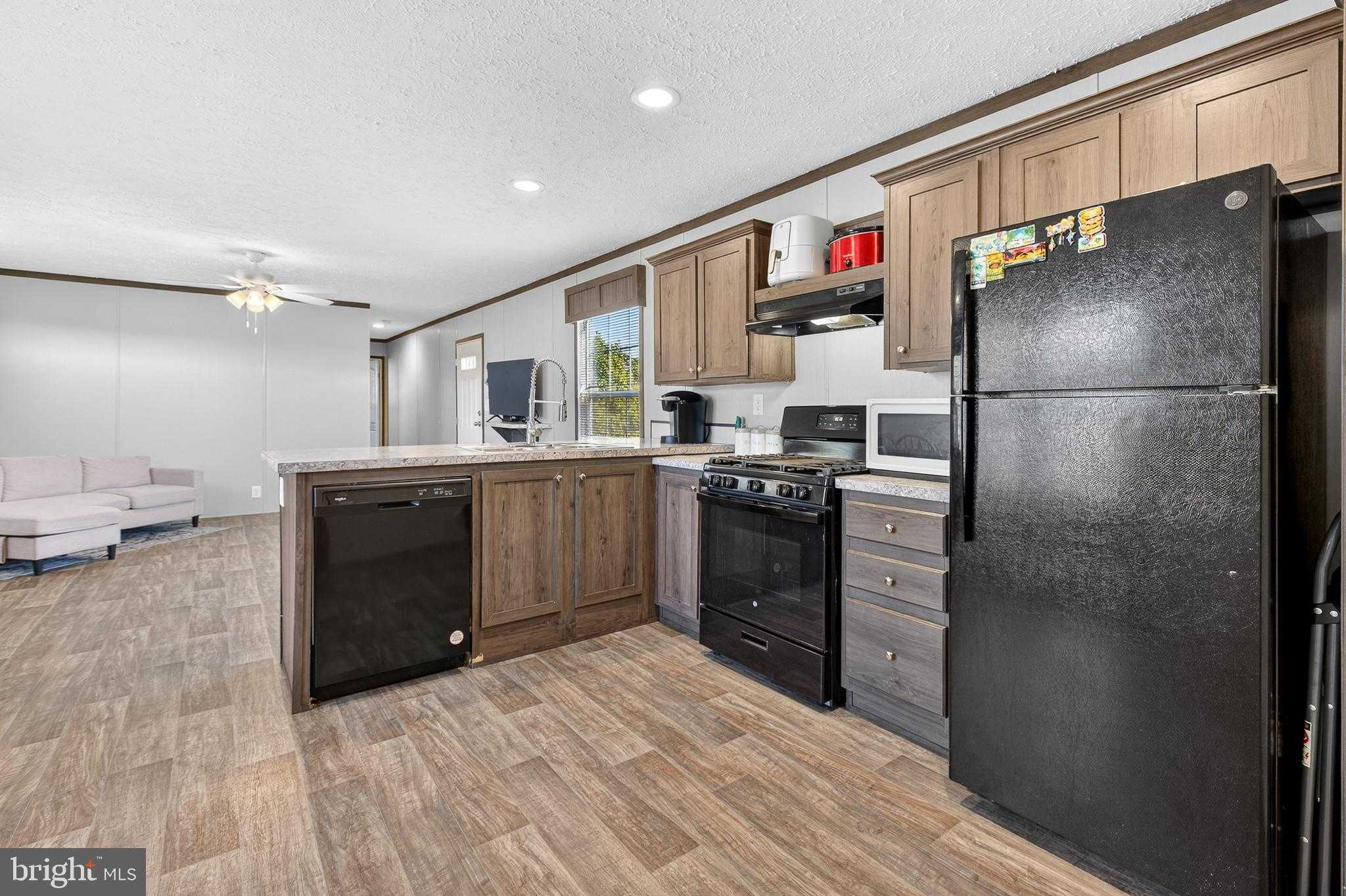 48 Dallas Dr photo 11