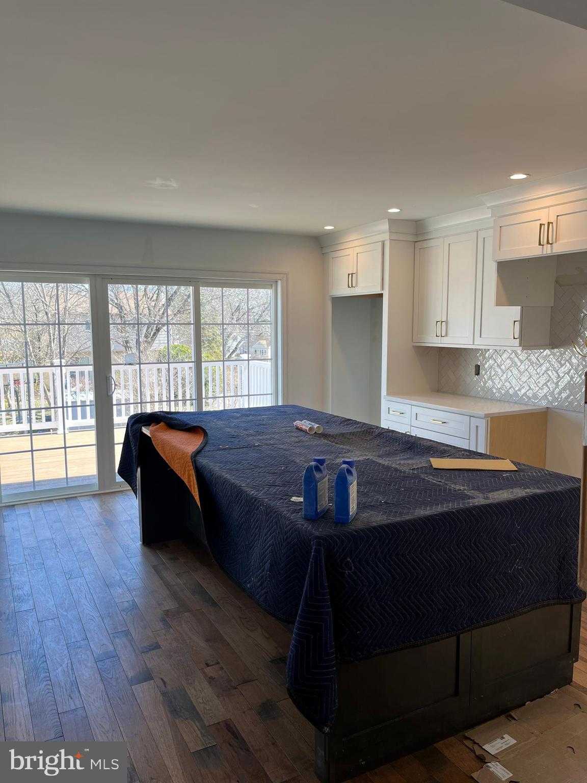 611 Summer St photo 3