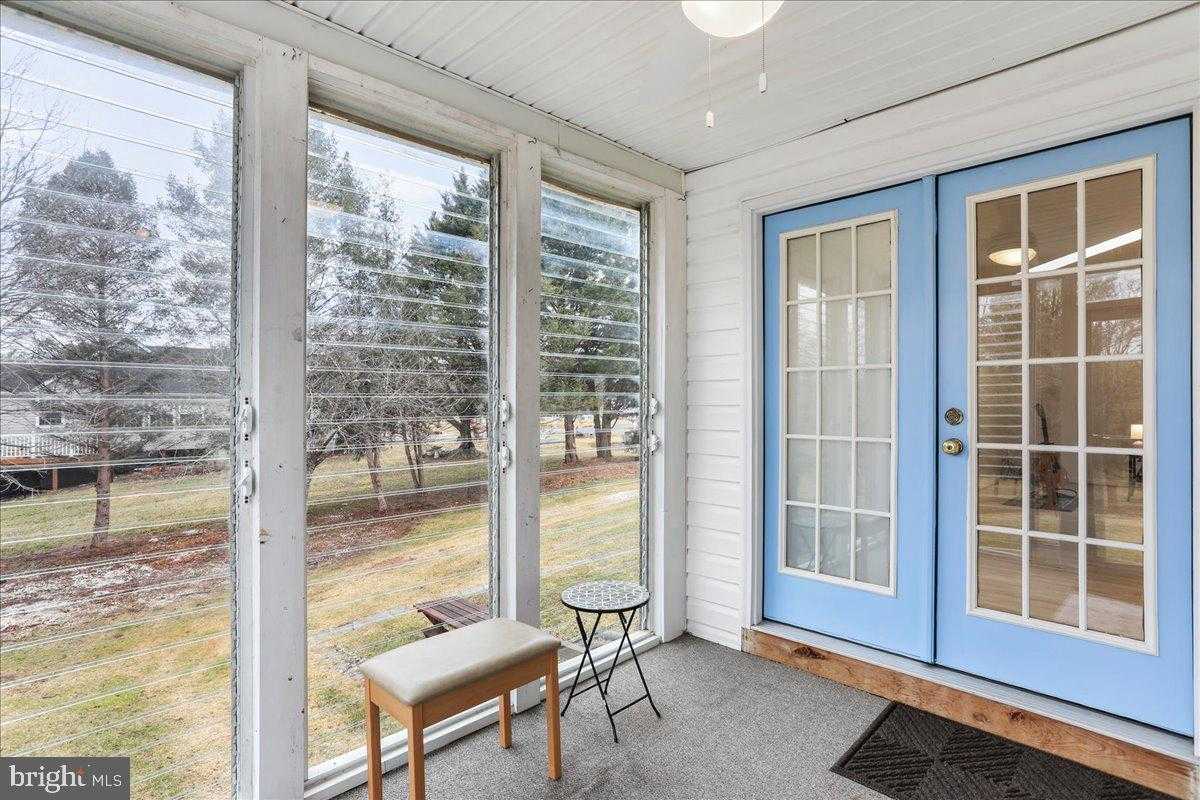 23 Teakwood CT photo 10