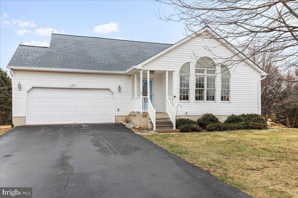 23 Teakwood CT photo 2