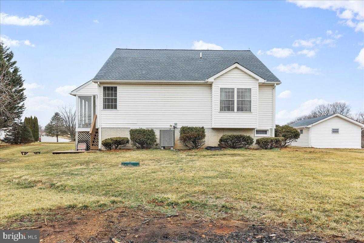 23 Teakwood CT photo 6