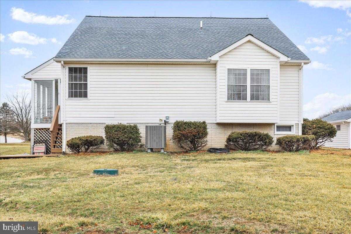 23 Teakwood CT photo 7