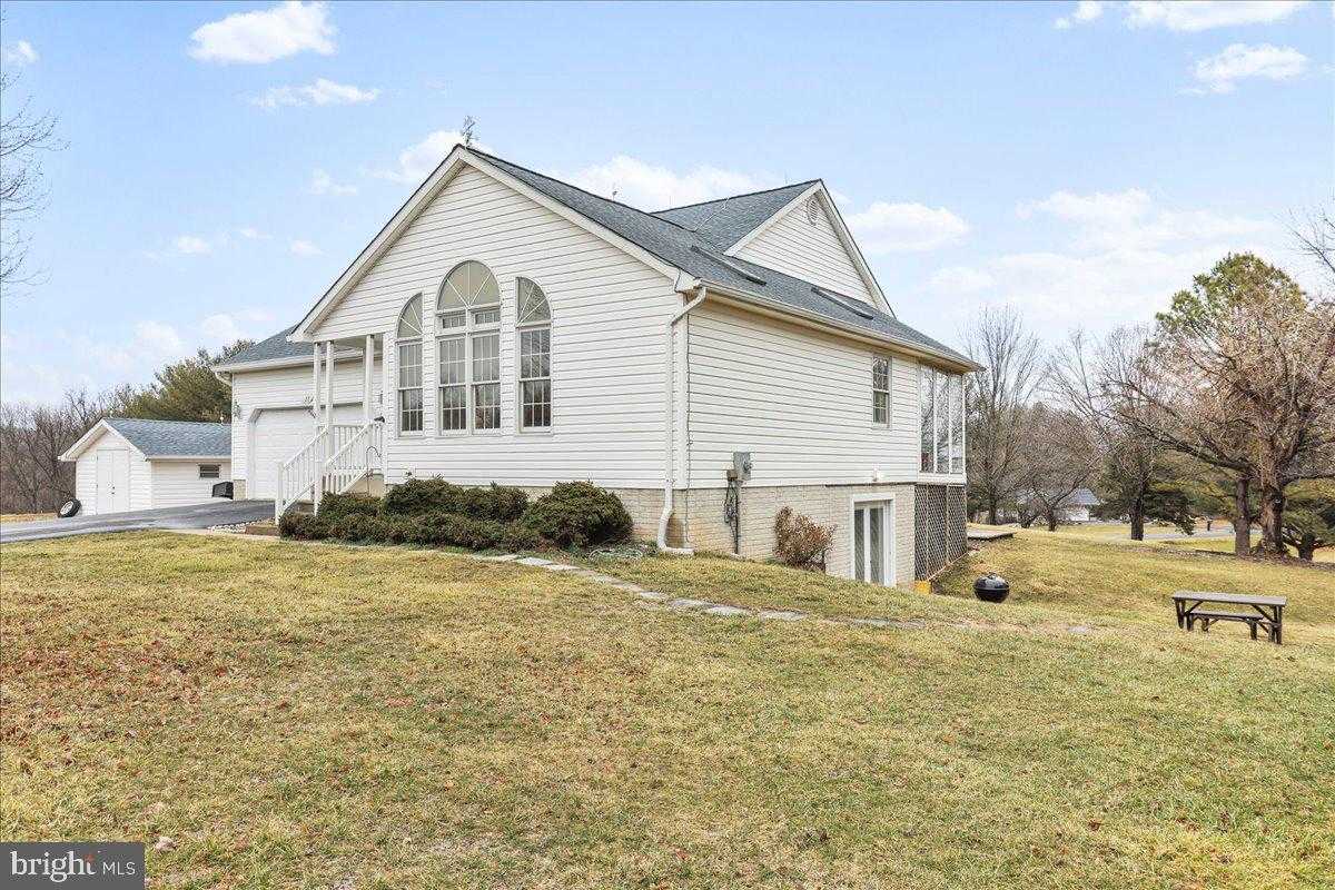 23 Teakwood CT photo 9