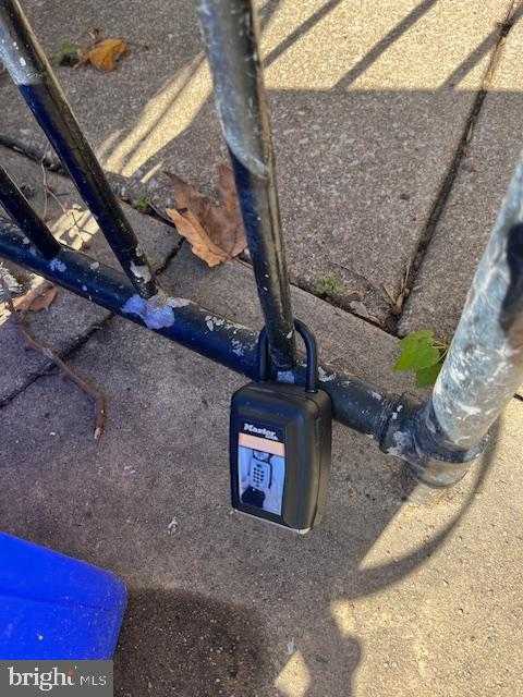 1031 N 67th St photo 2