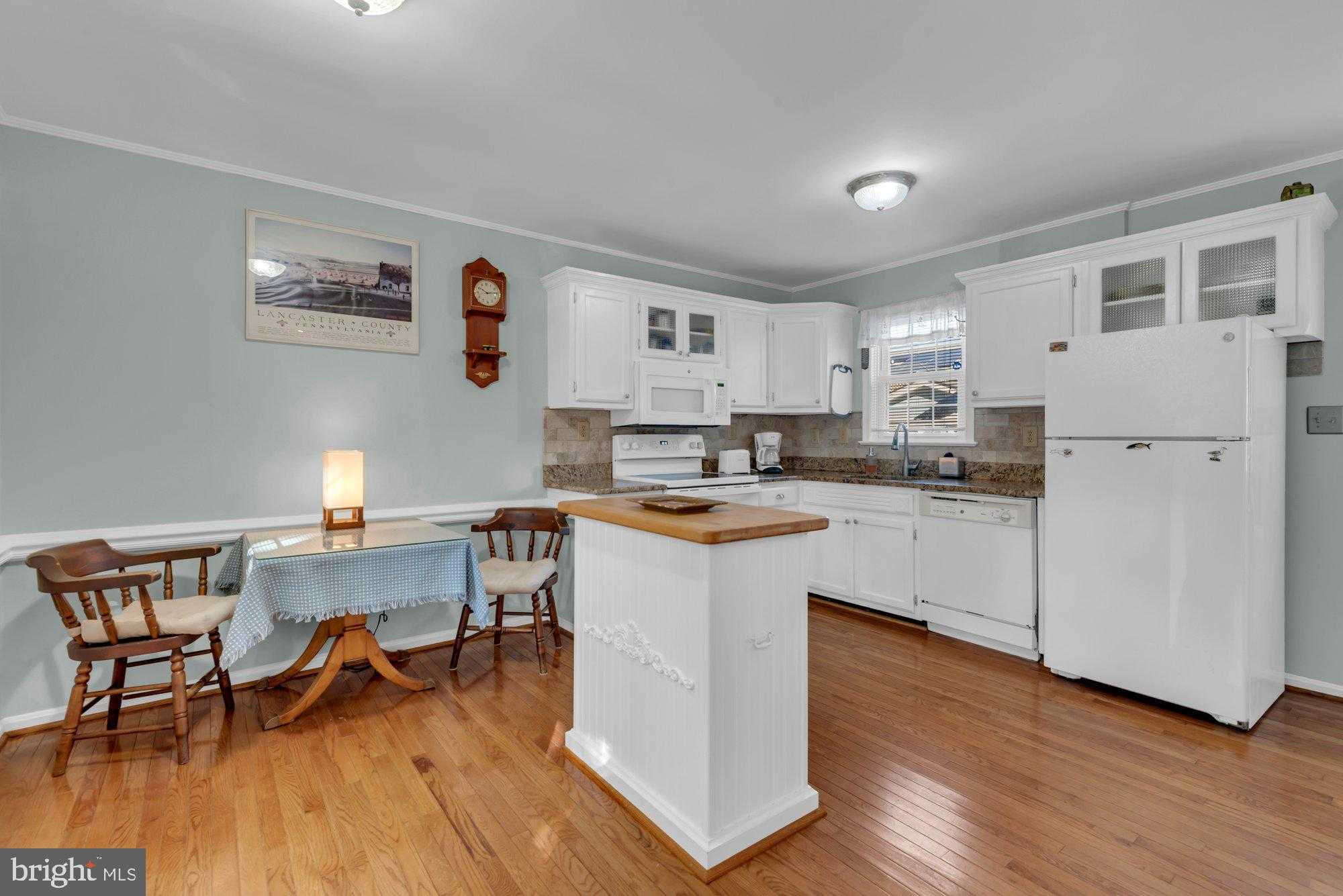 1005 Hyde Park Dr photo 4