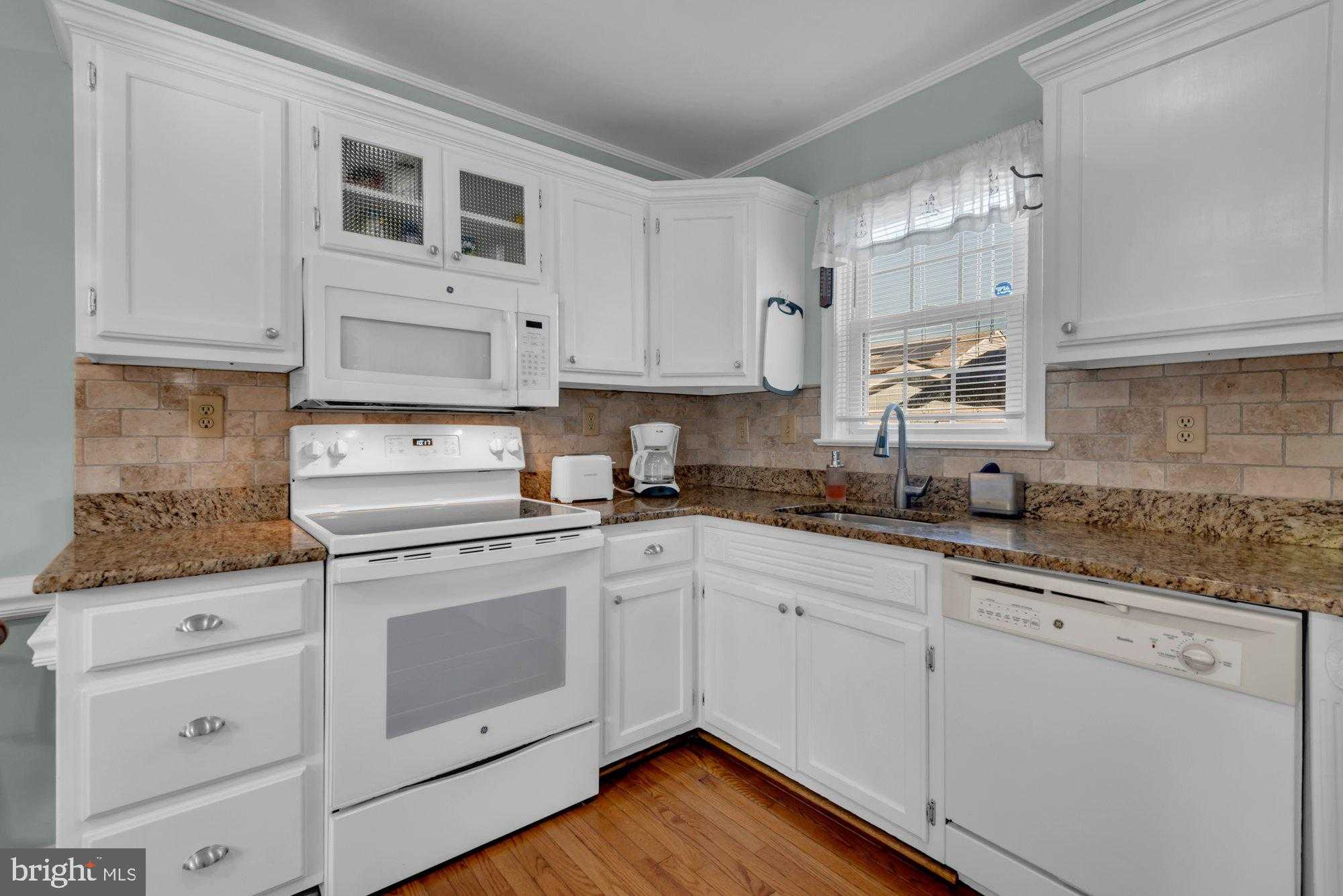 1005 Hyde Park Dr photo 6