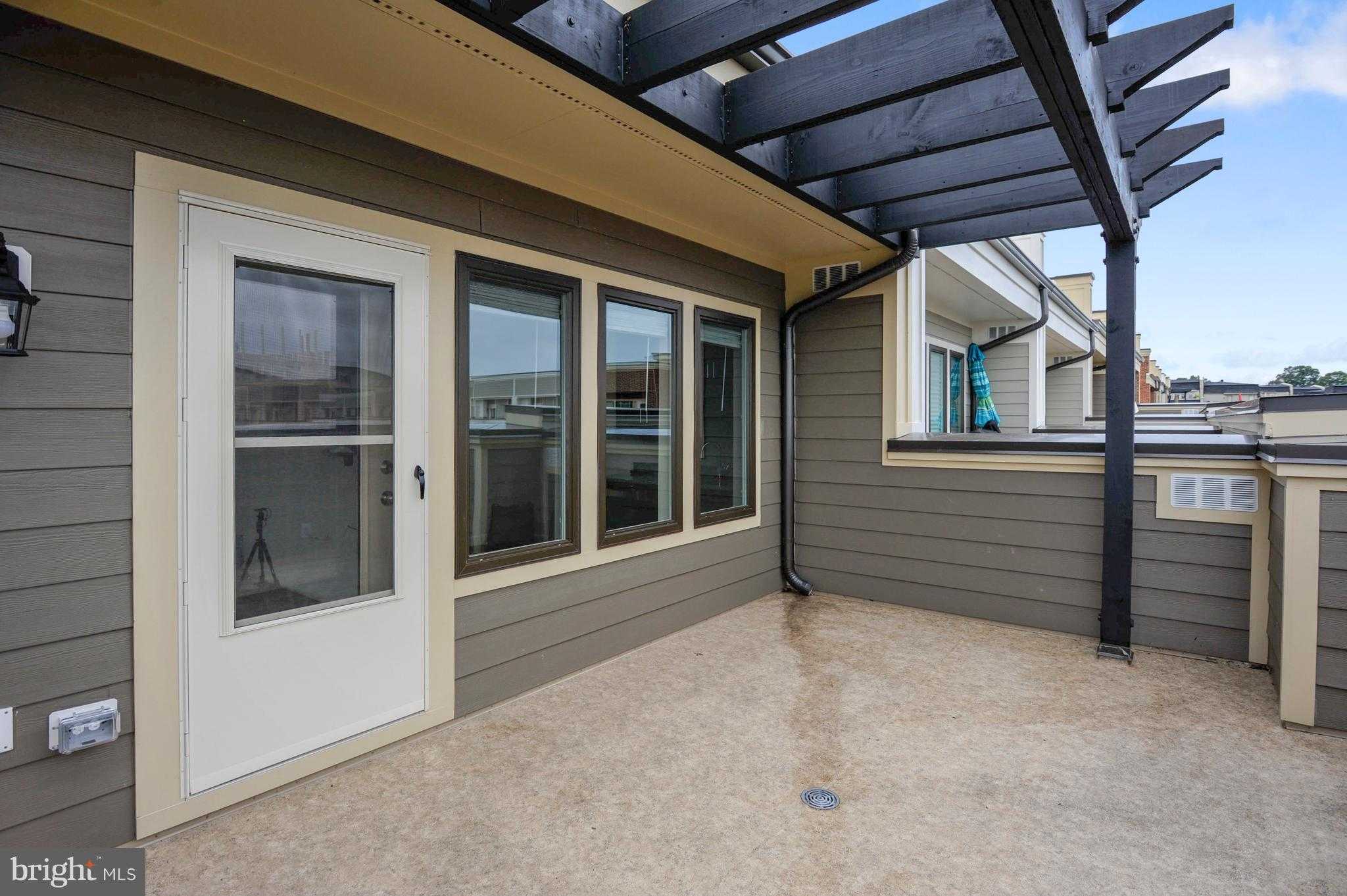 520 Harborview Dr photo 4