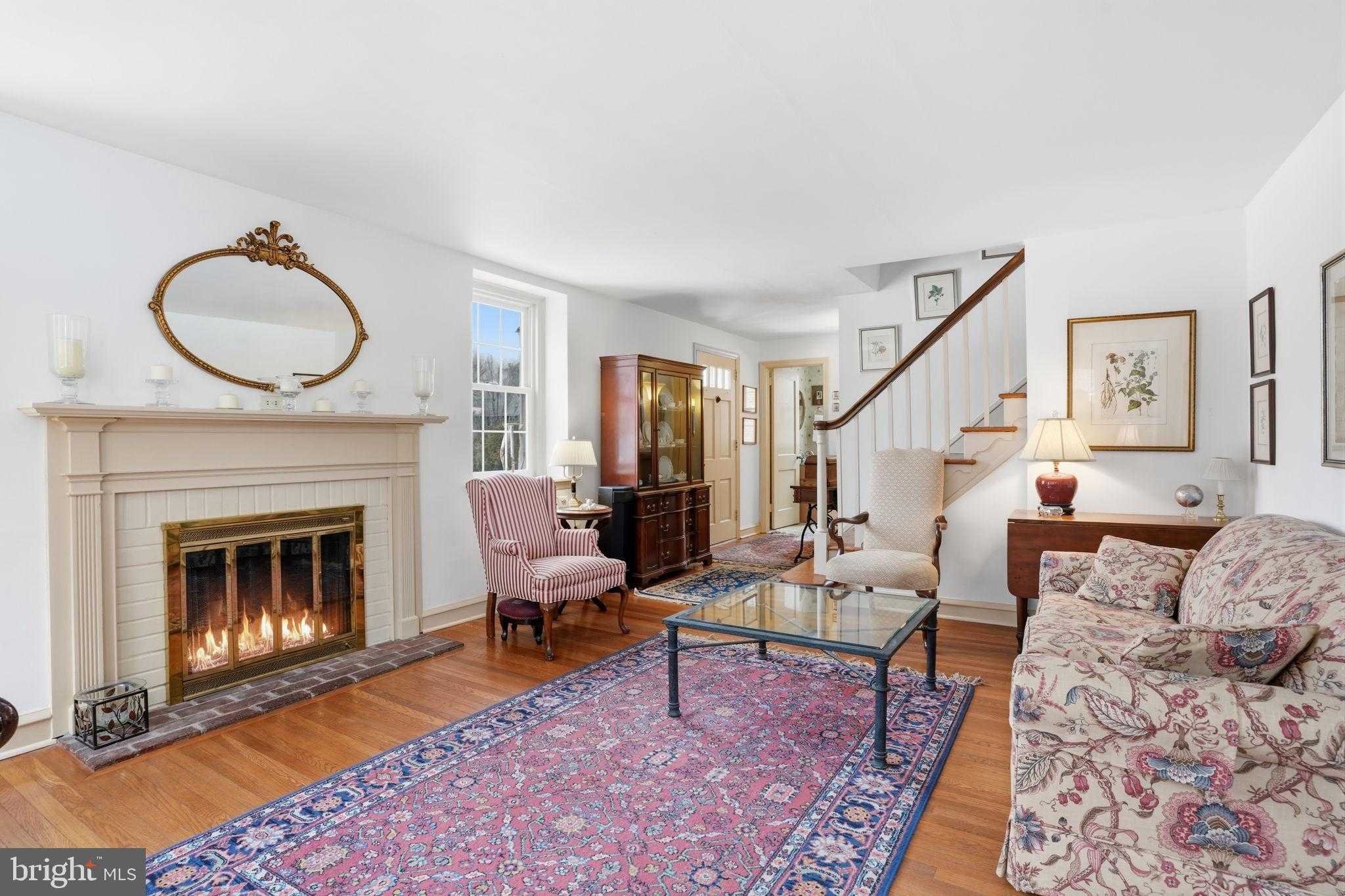 216 Heatherwood Rd photo 3