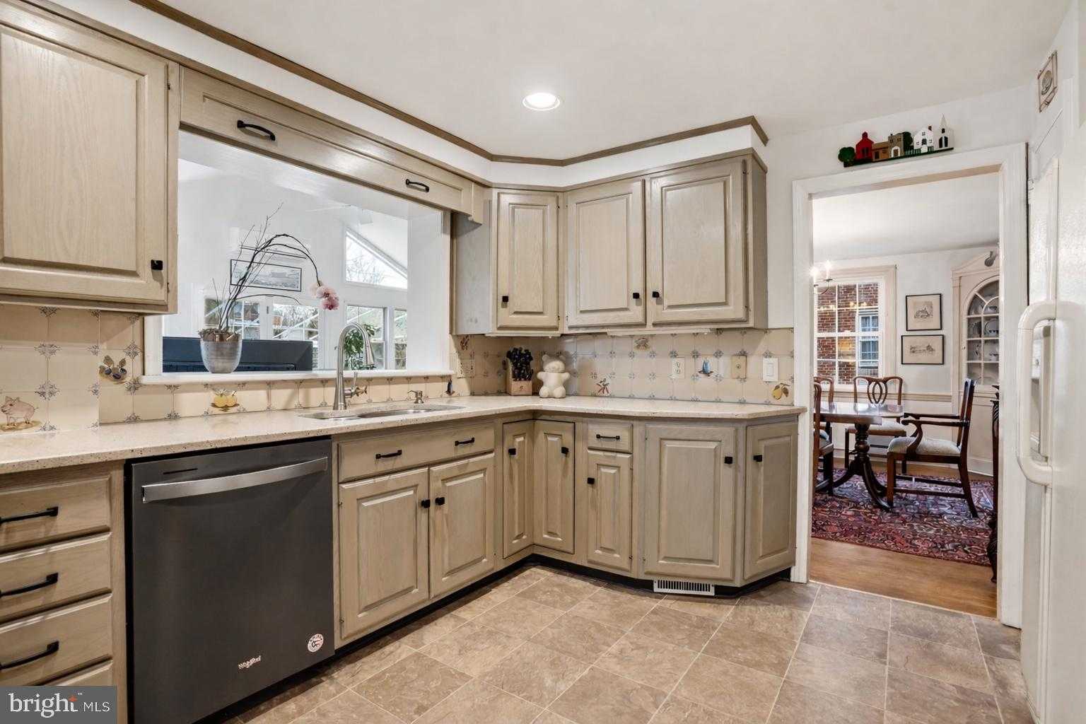 216 Heatherwood Rd photo 6