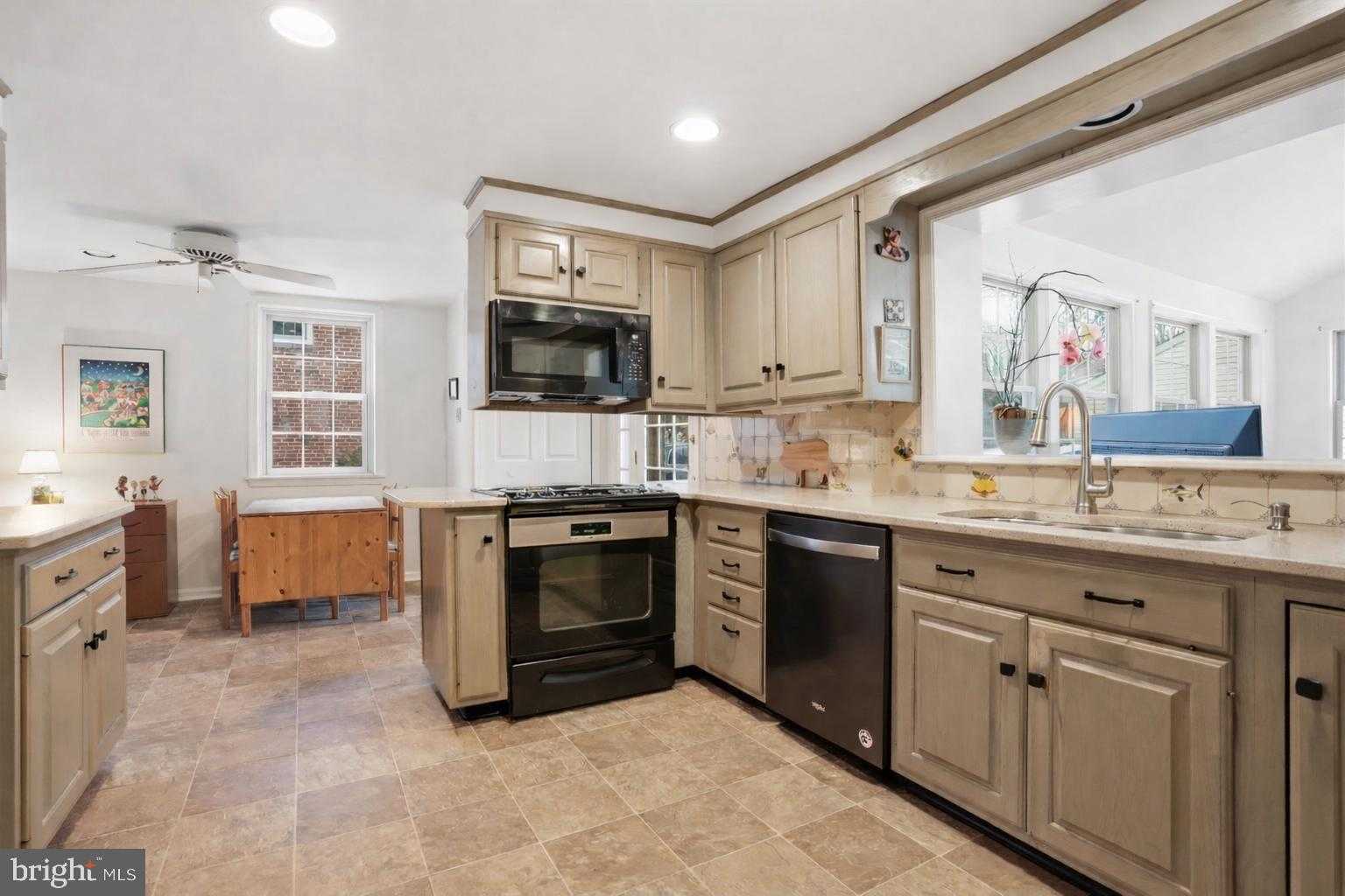 216 Heatherwood Rd photo 7