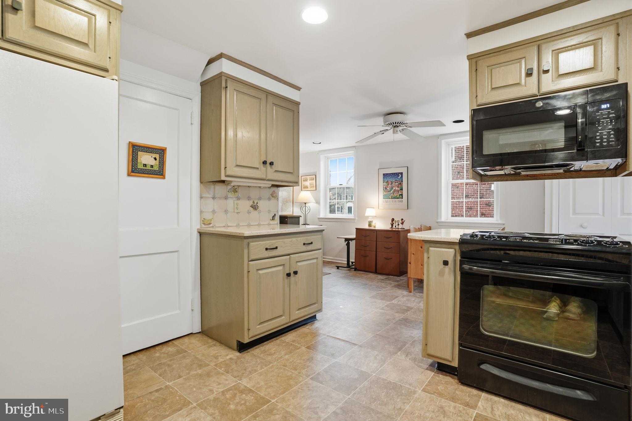 216 Heatherwood Rd photo 8