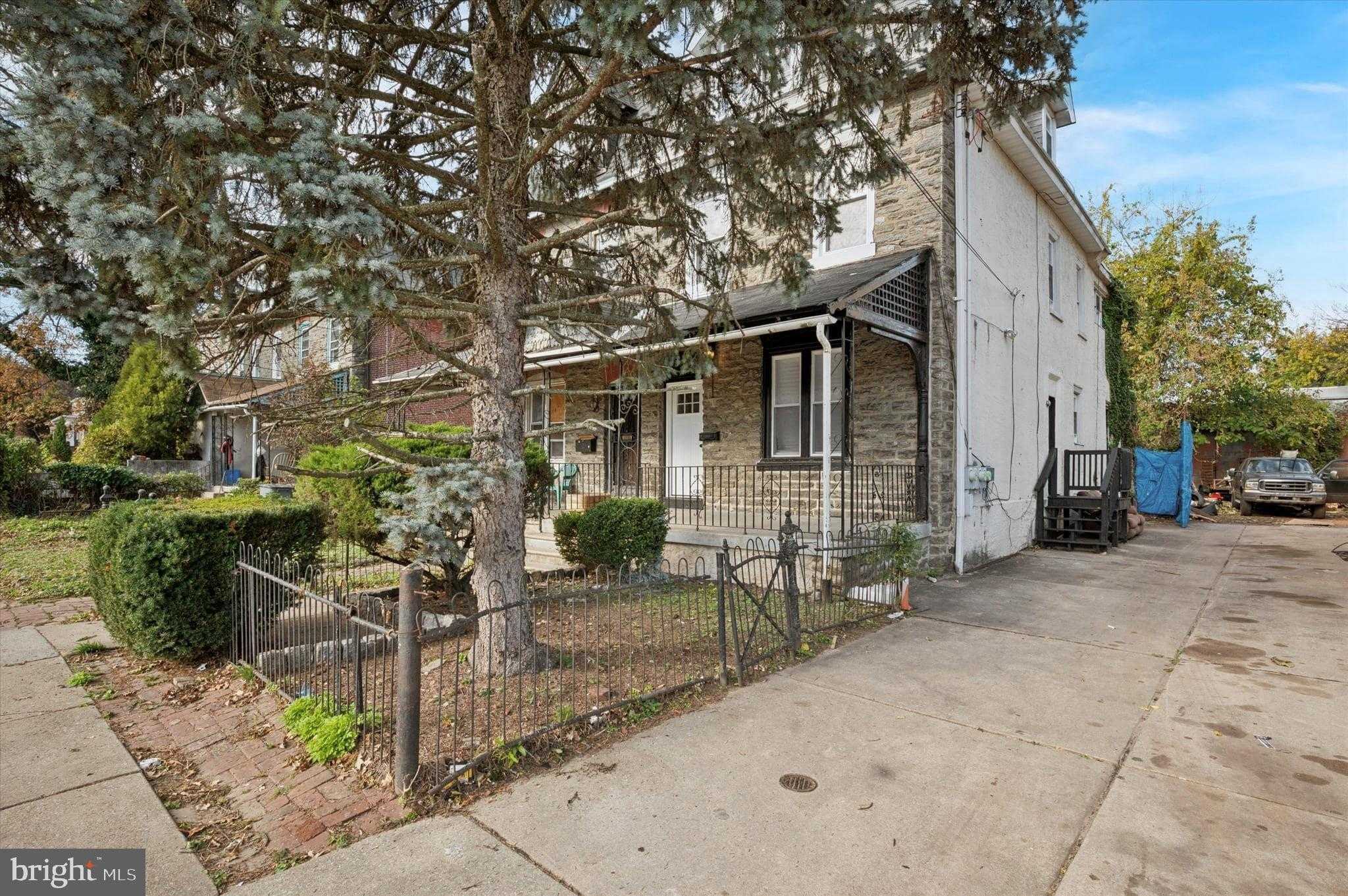 75 E High St photo 20