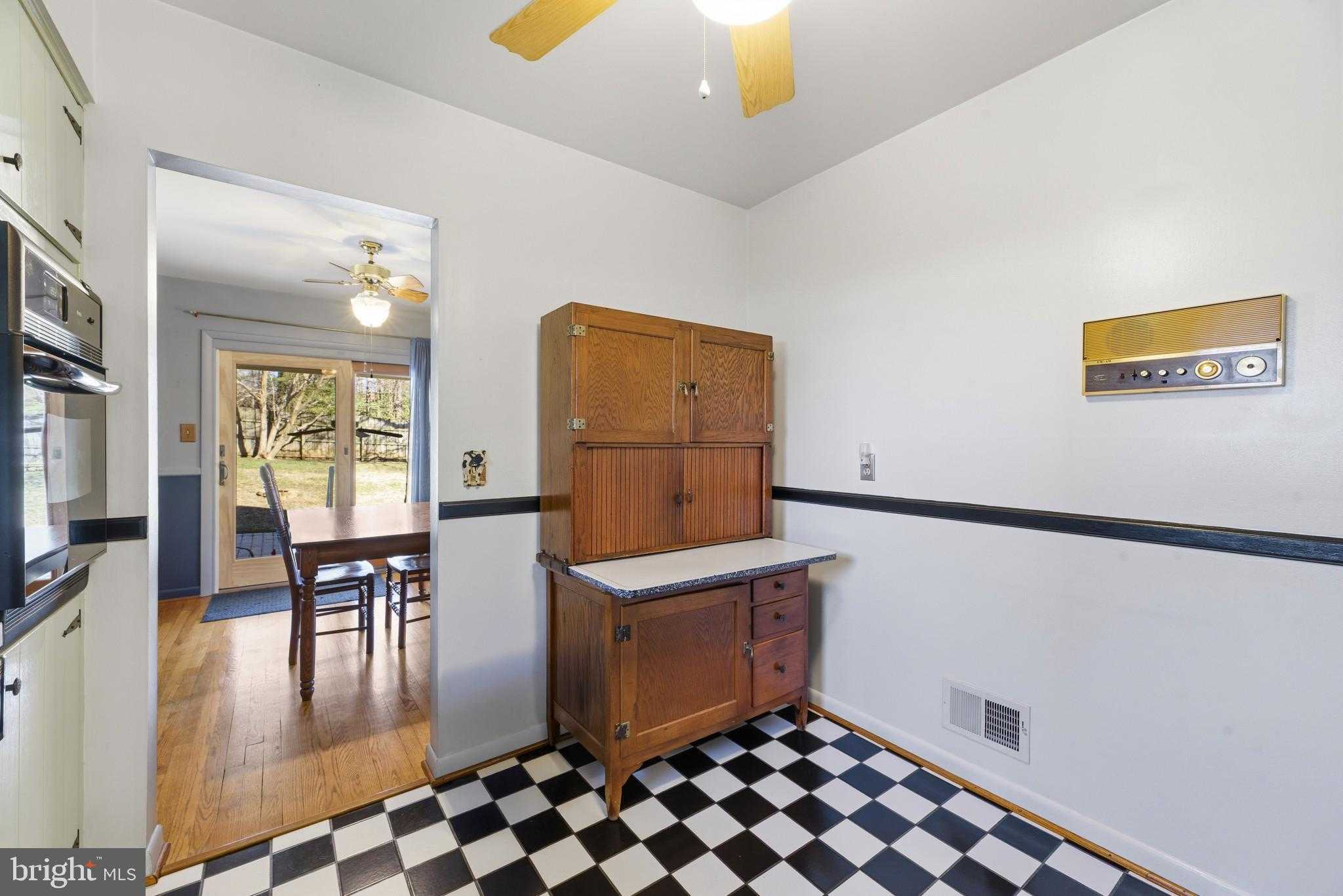 2019 Valley Rd photo 12