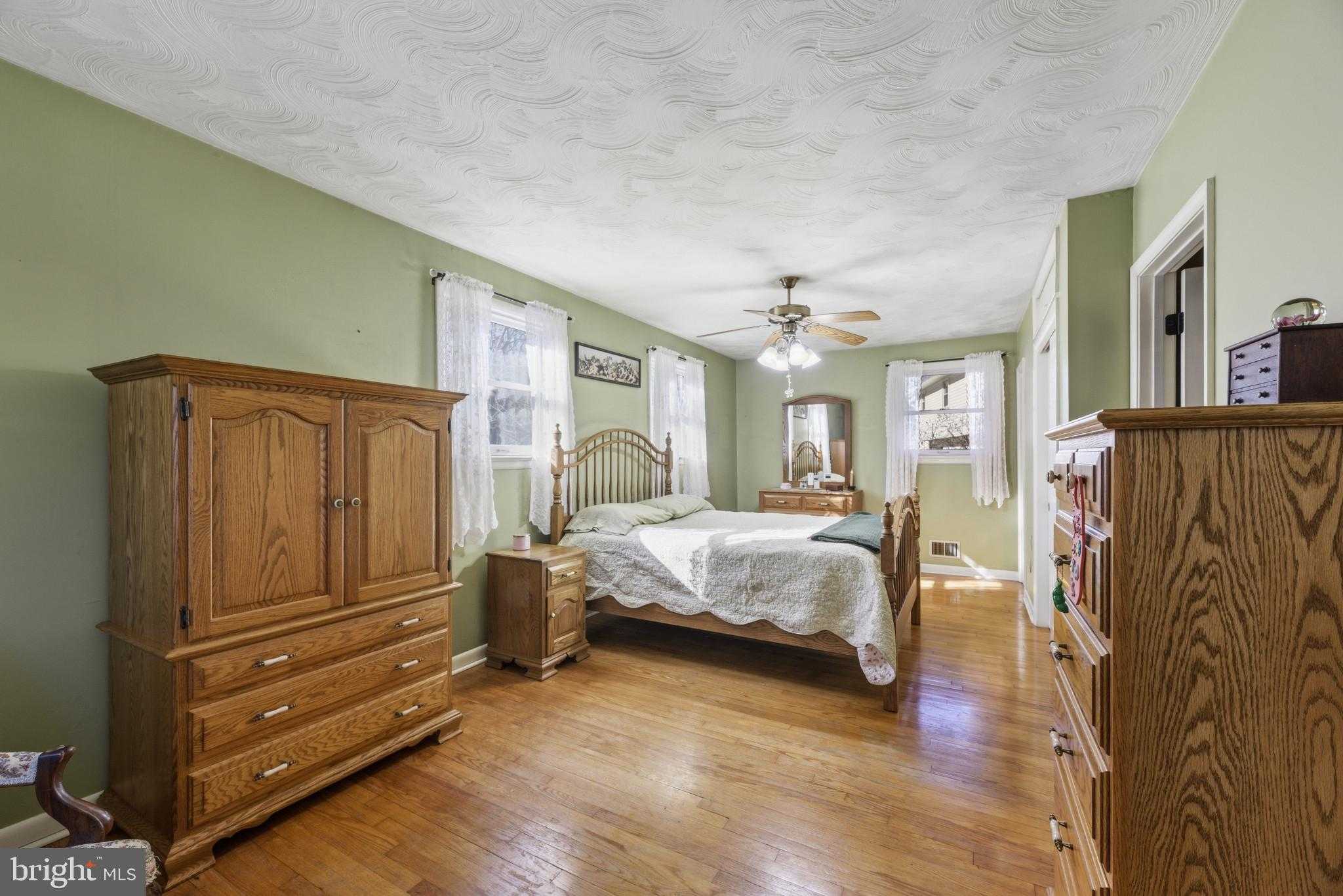 2019 Valley Rd photo 16