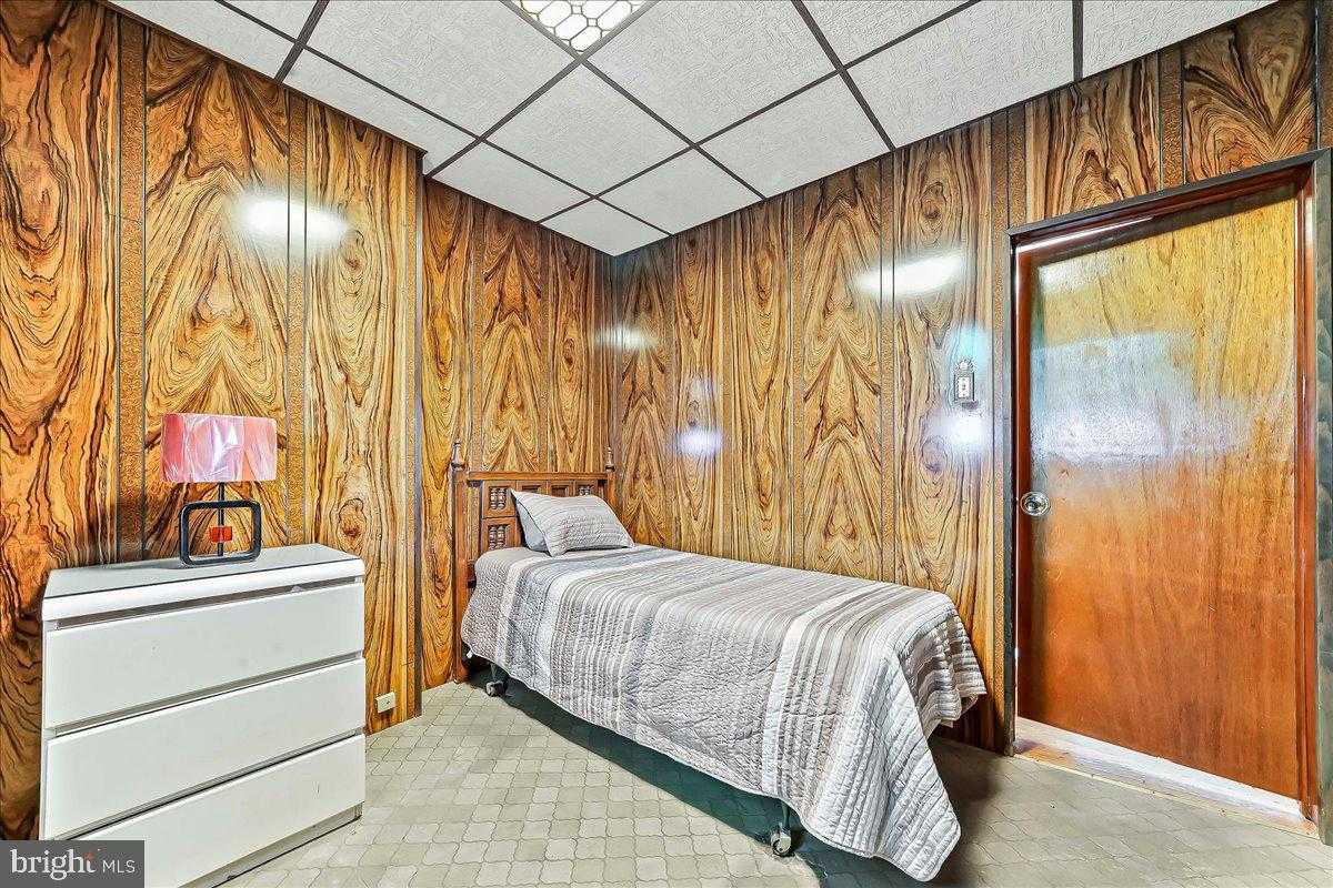 2547 S Sartain St photo 10