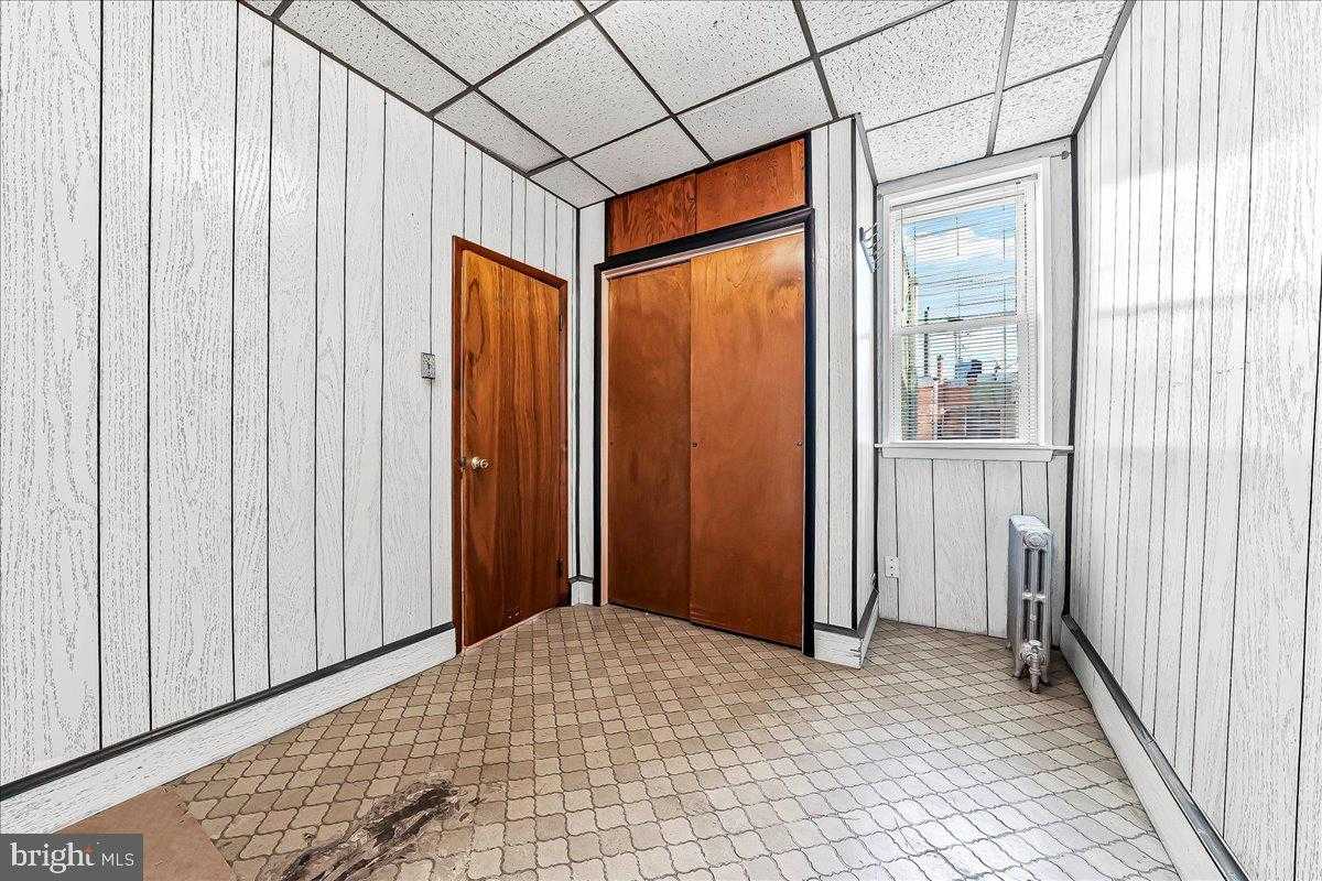 2547 S Sartain St photo 11