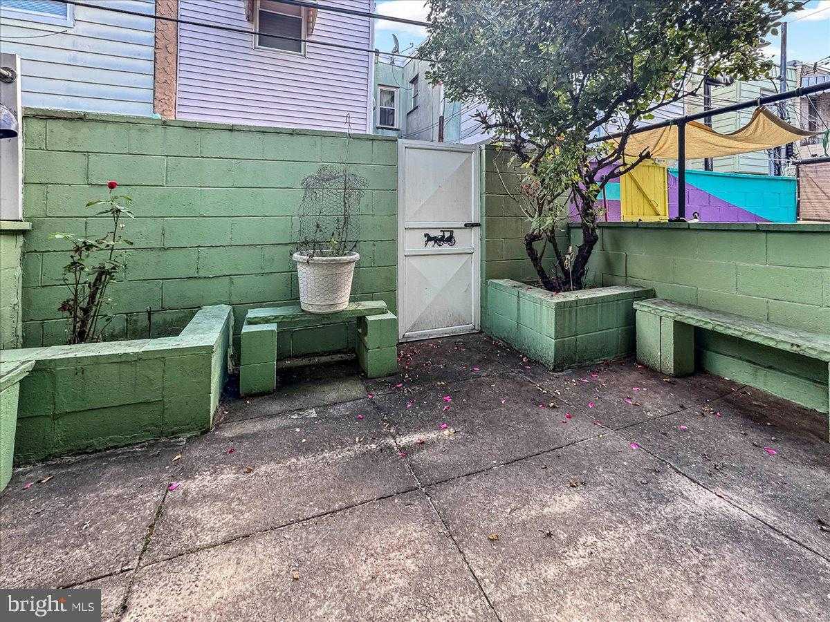 2547 S Sartain St photo 15