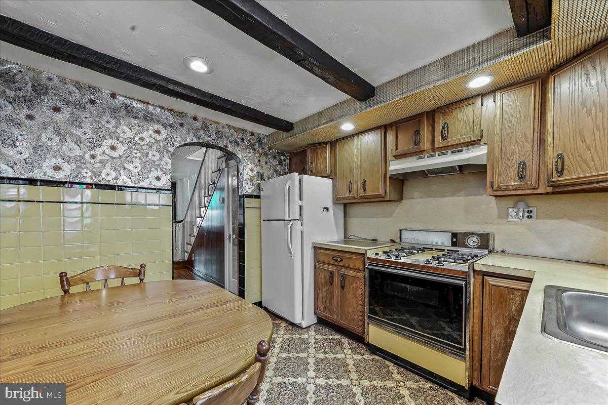 2547 S Sartain St photo 7