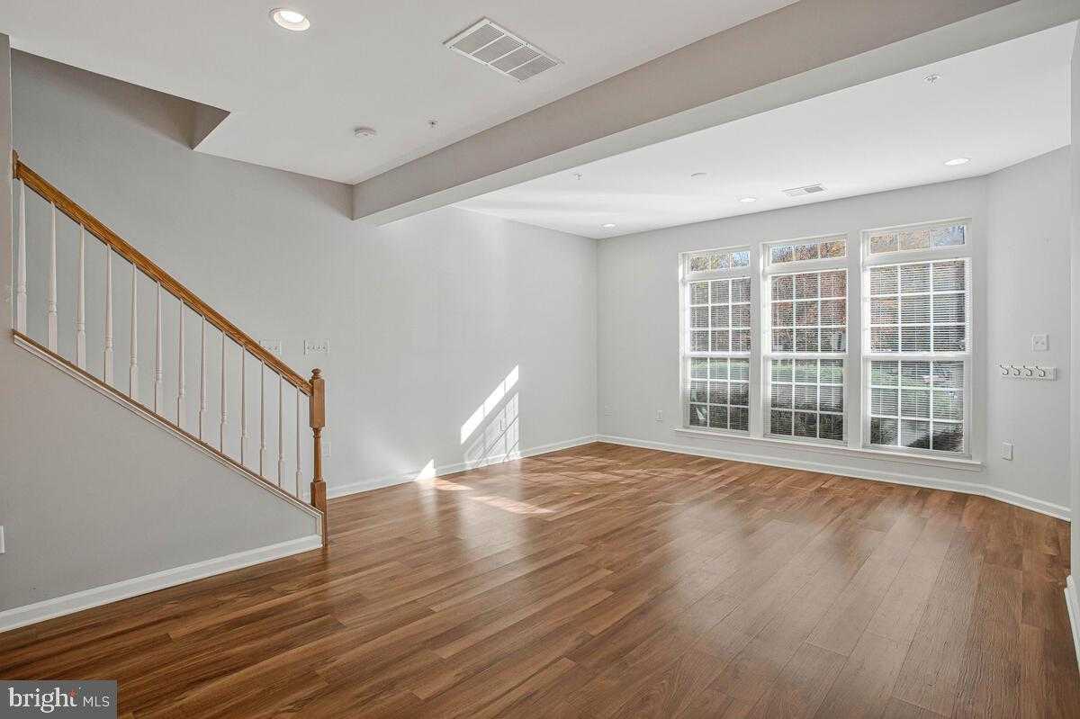 8049 Forest Ridge Dr # 3 photo 7