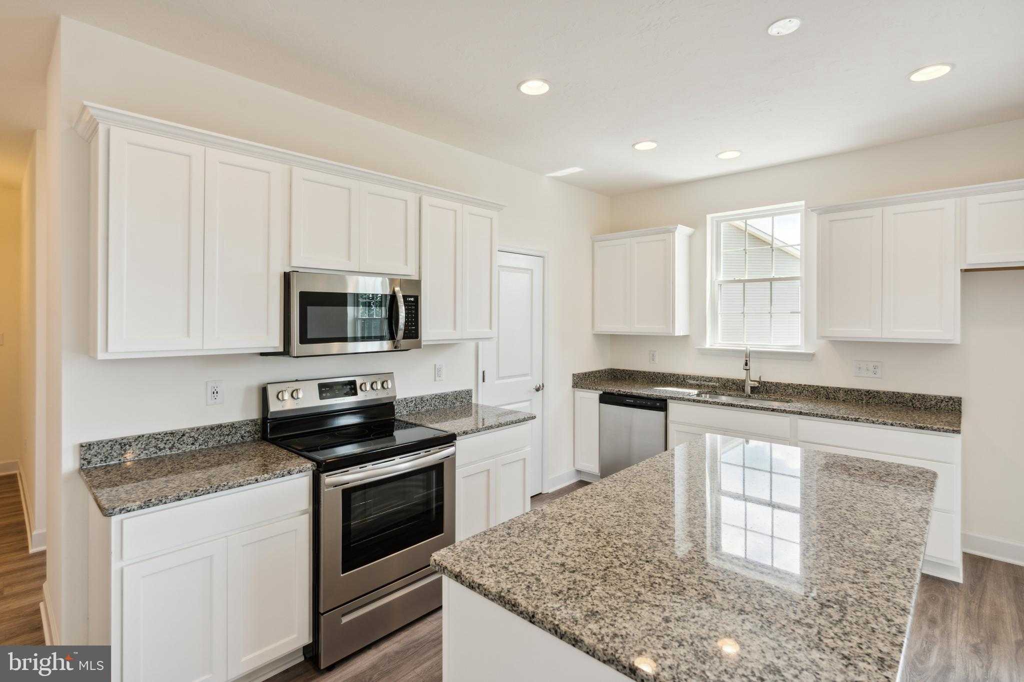 2657 Victorian Dr photo 2