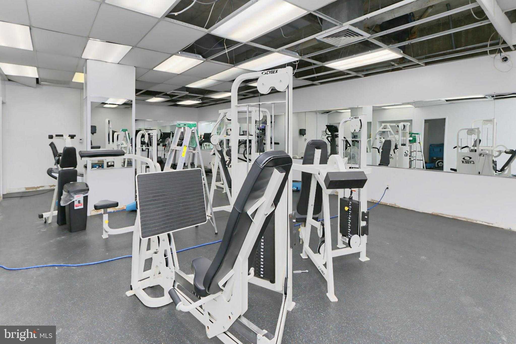 301 N Beauregard St Apt 1608 photo 37