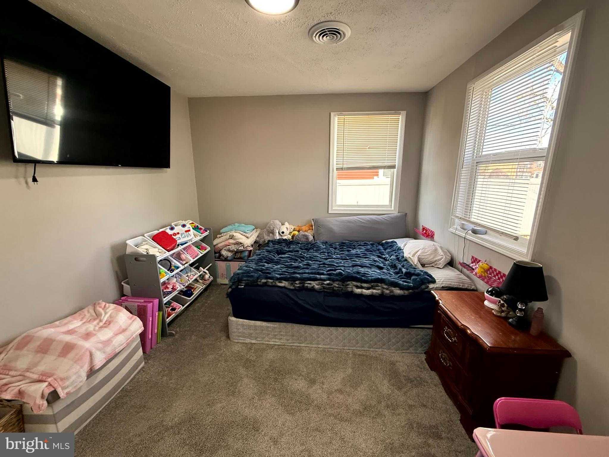 147 Bannister Ave photo 32