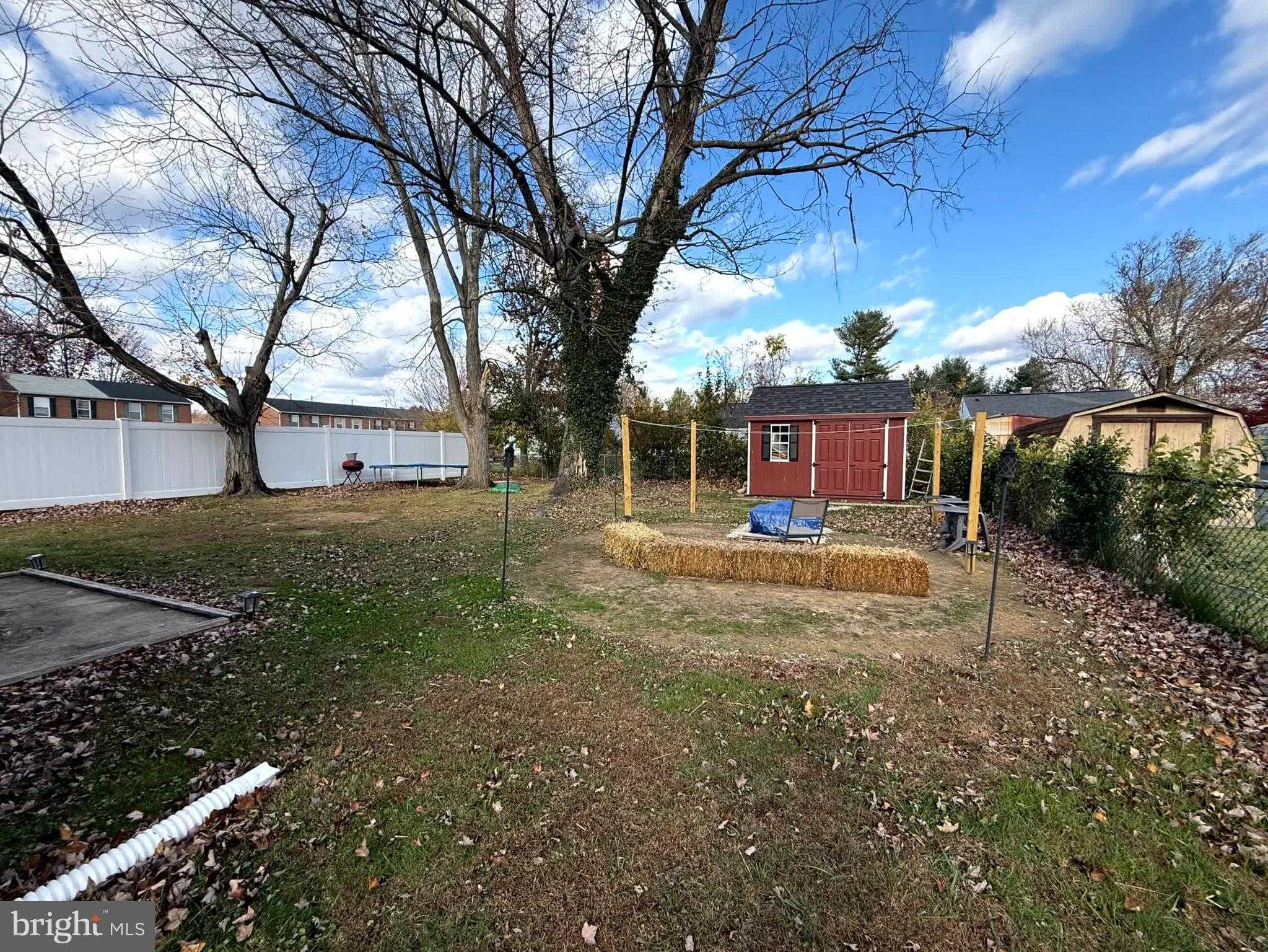 147 Bannister Ave photo 35