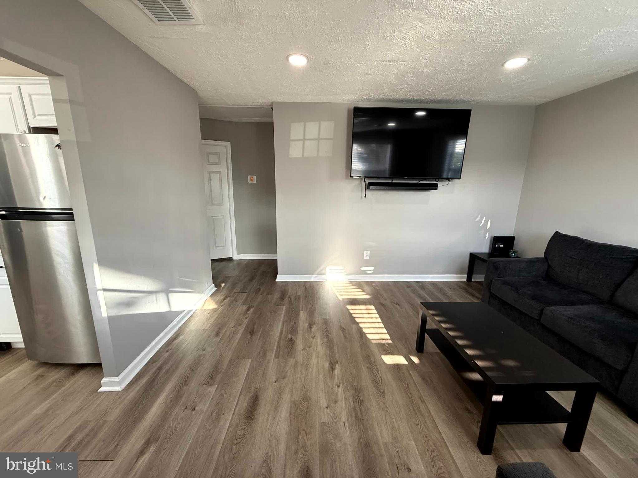 147 Bannister Ave photo 7