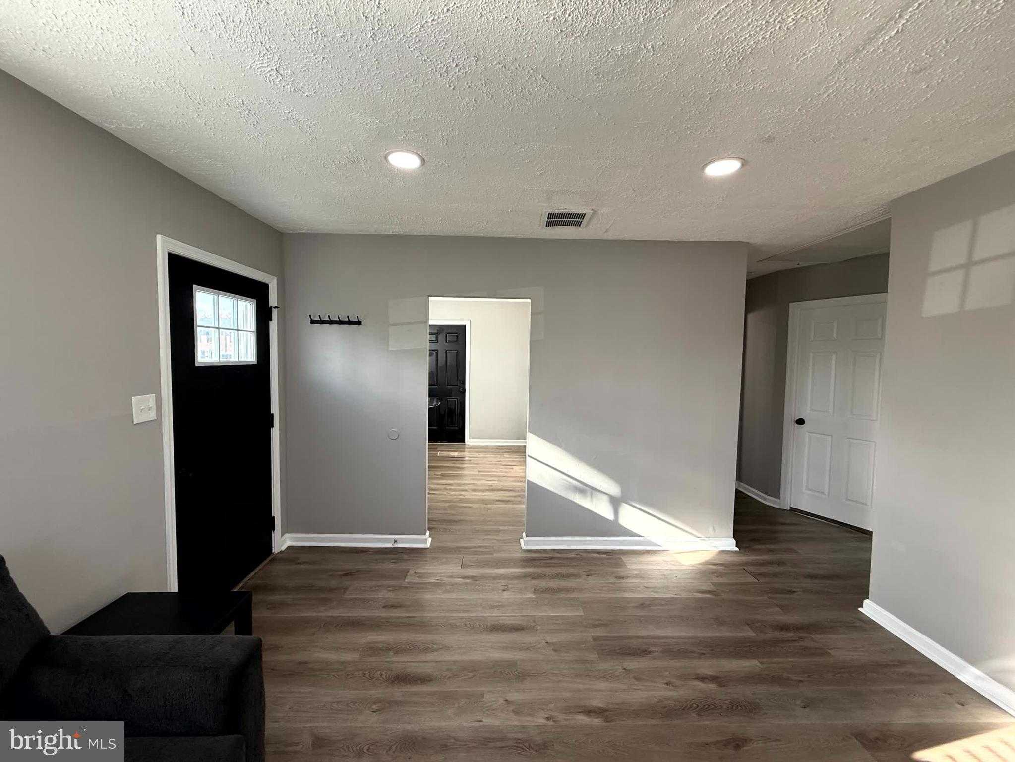 147 Bannister Ave photo 9