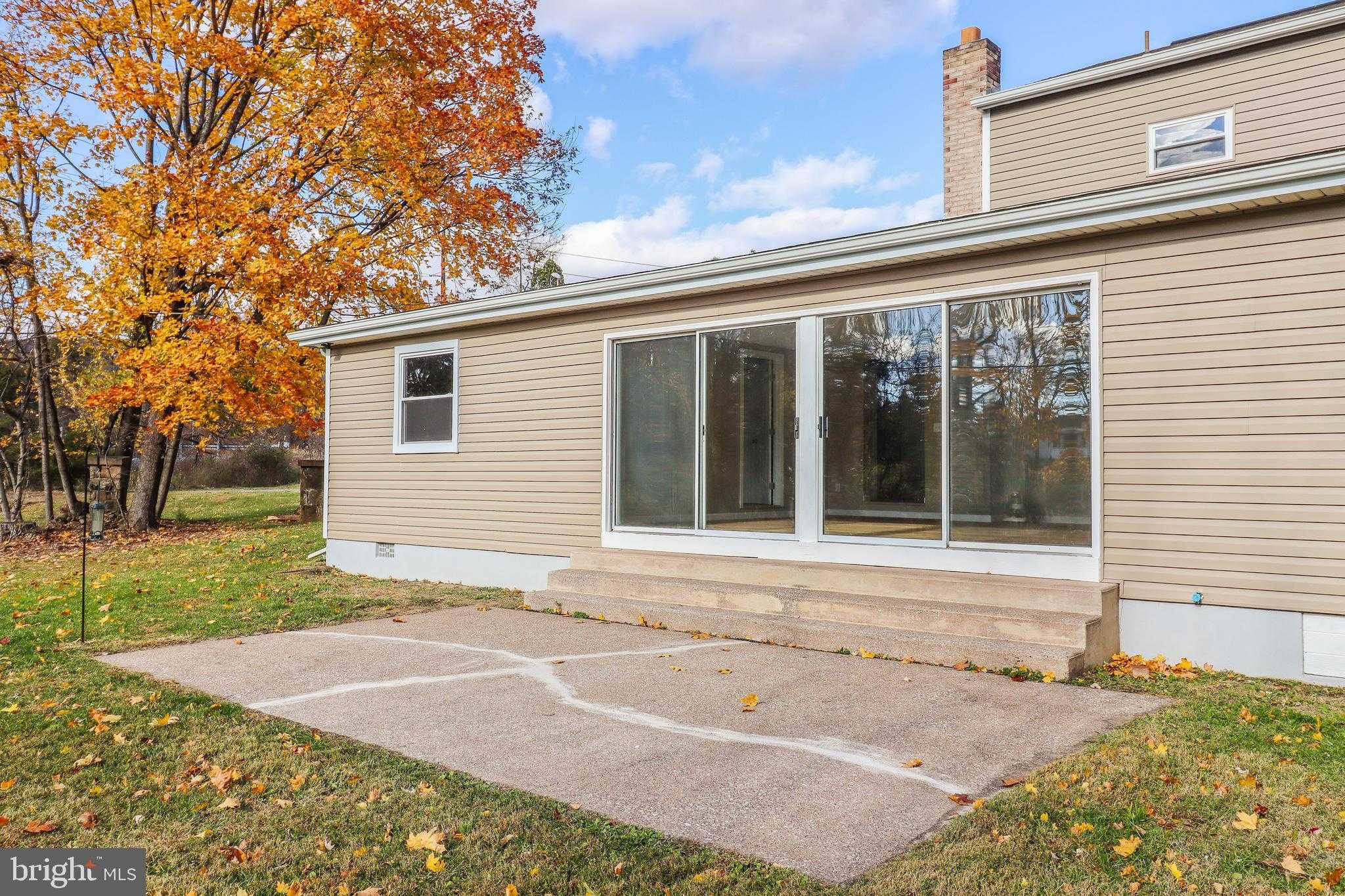 2198 Gale Dr photo 7