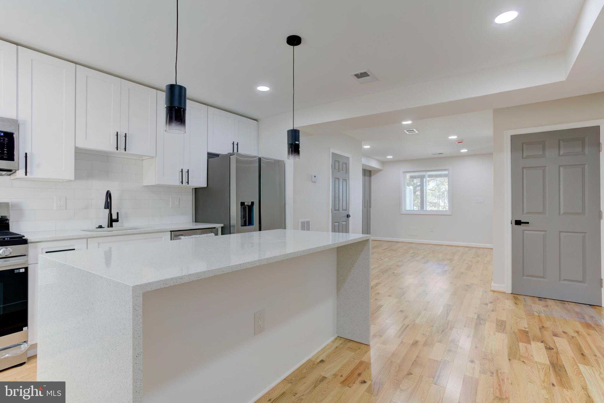 4009 8th St photo 15