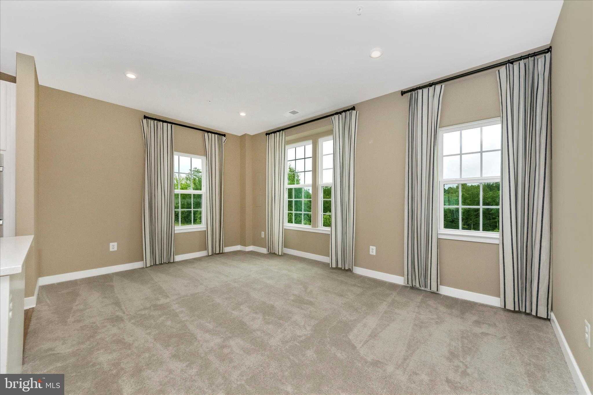 10722 Presidential Pkwy # 1000b photo 12