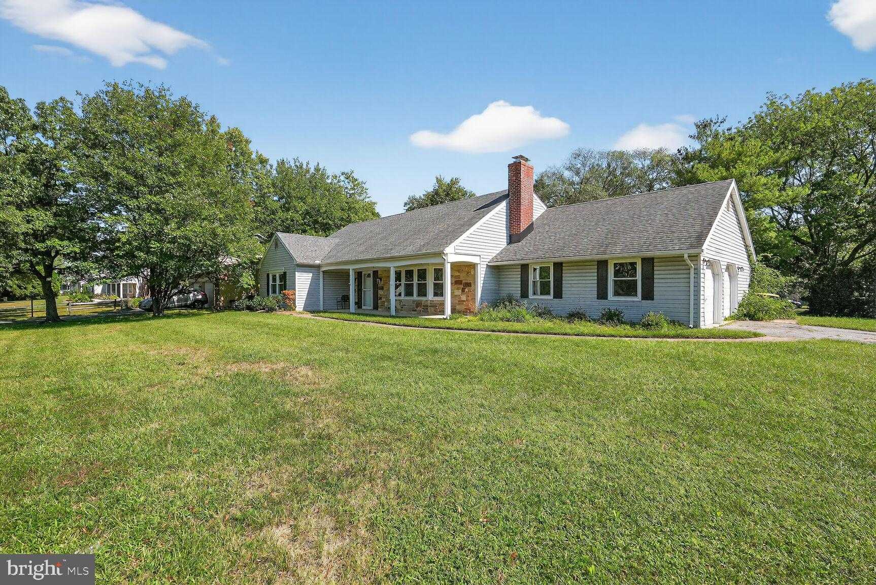 12201 Mount Pleasant Dr photo 2