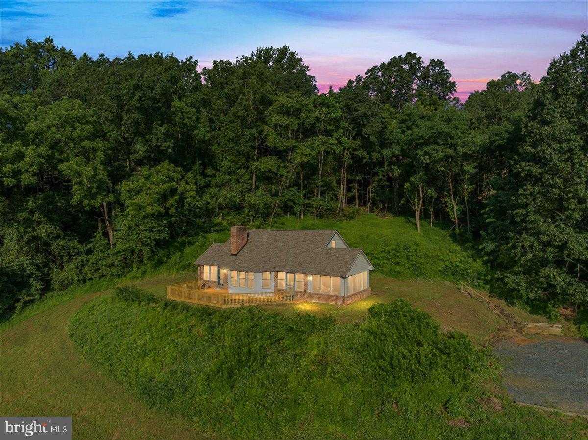 472 Wesley Ln, Bentonville