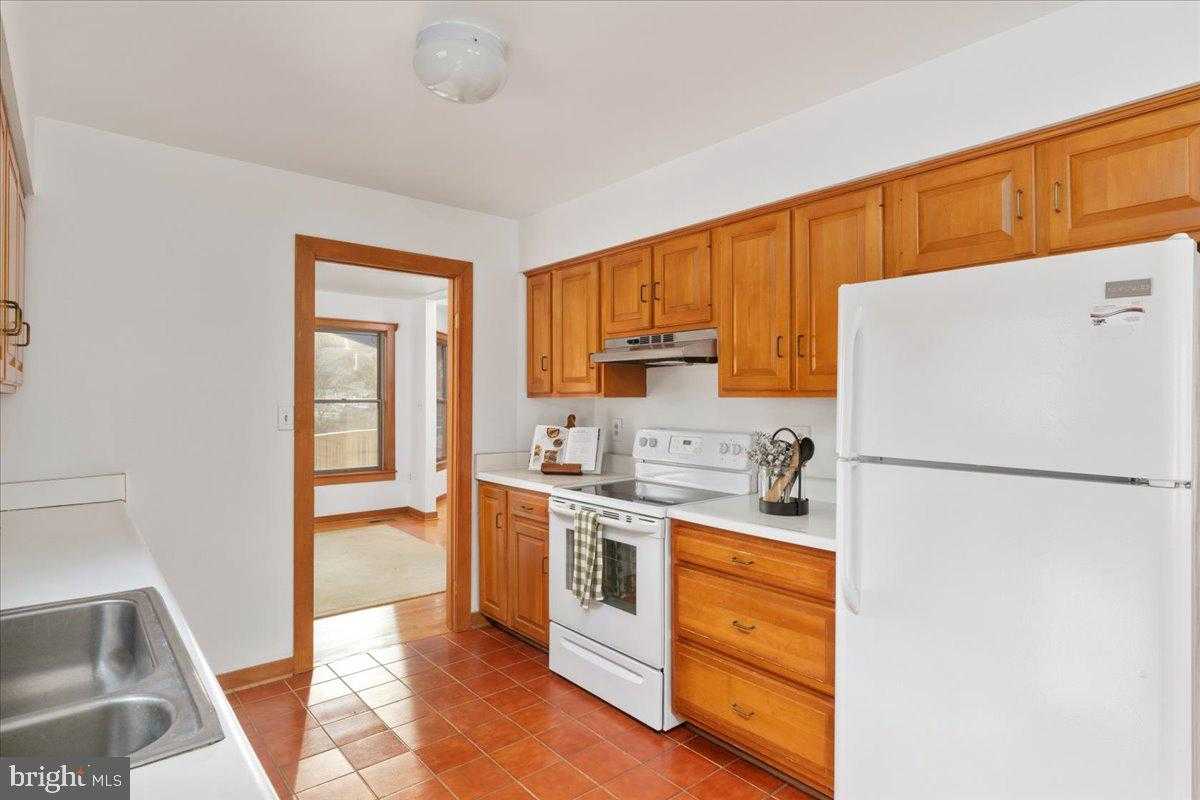 472 Wesley Ln photo 5