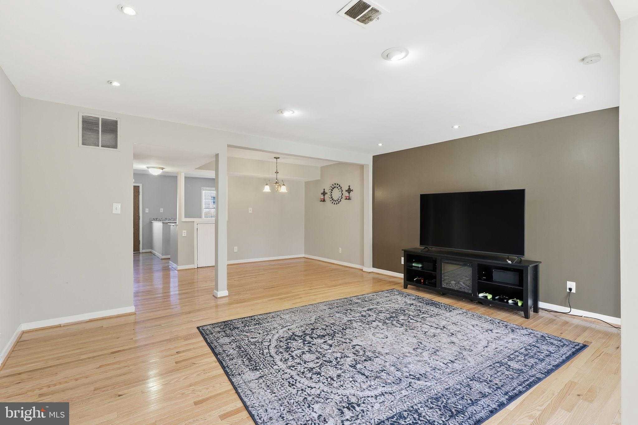 2942 Wetherburn CT photo 17