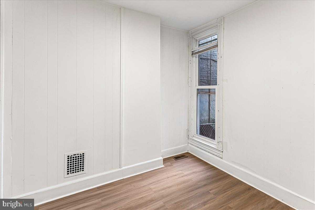 2023 Division St photo 12