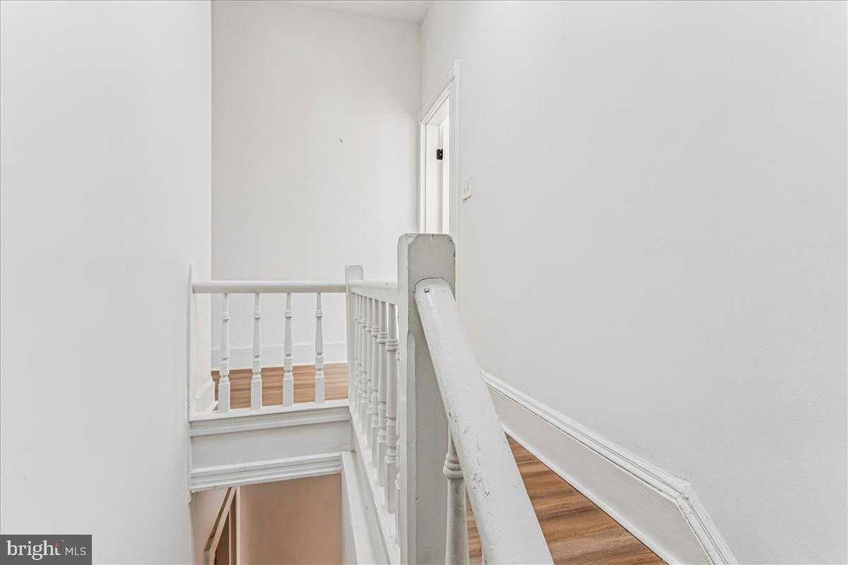 2023 Division St photo 18