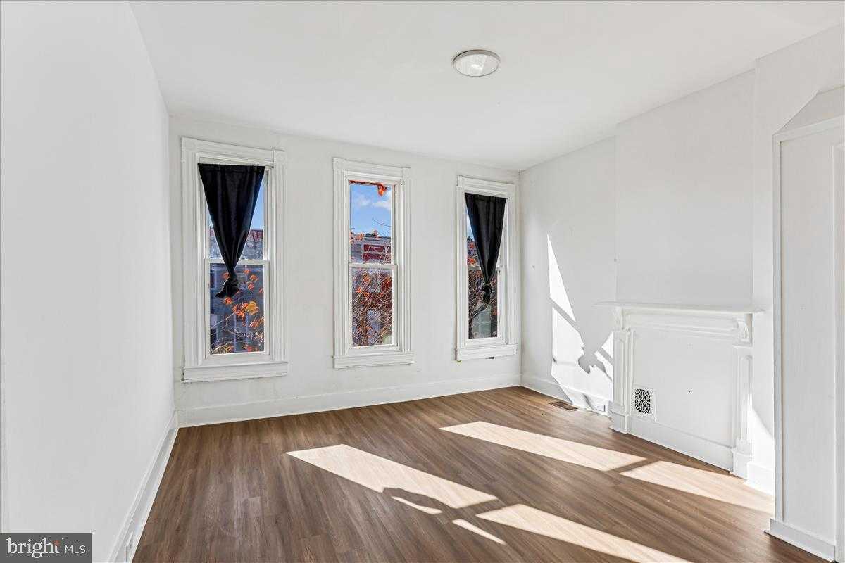 2023 Division St photo 19