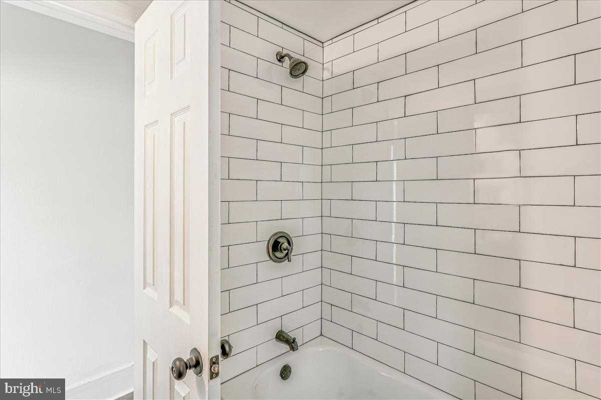 2023 Division St photo 28