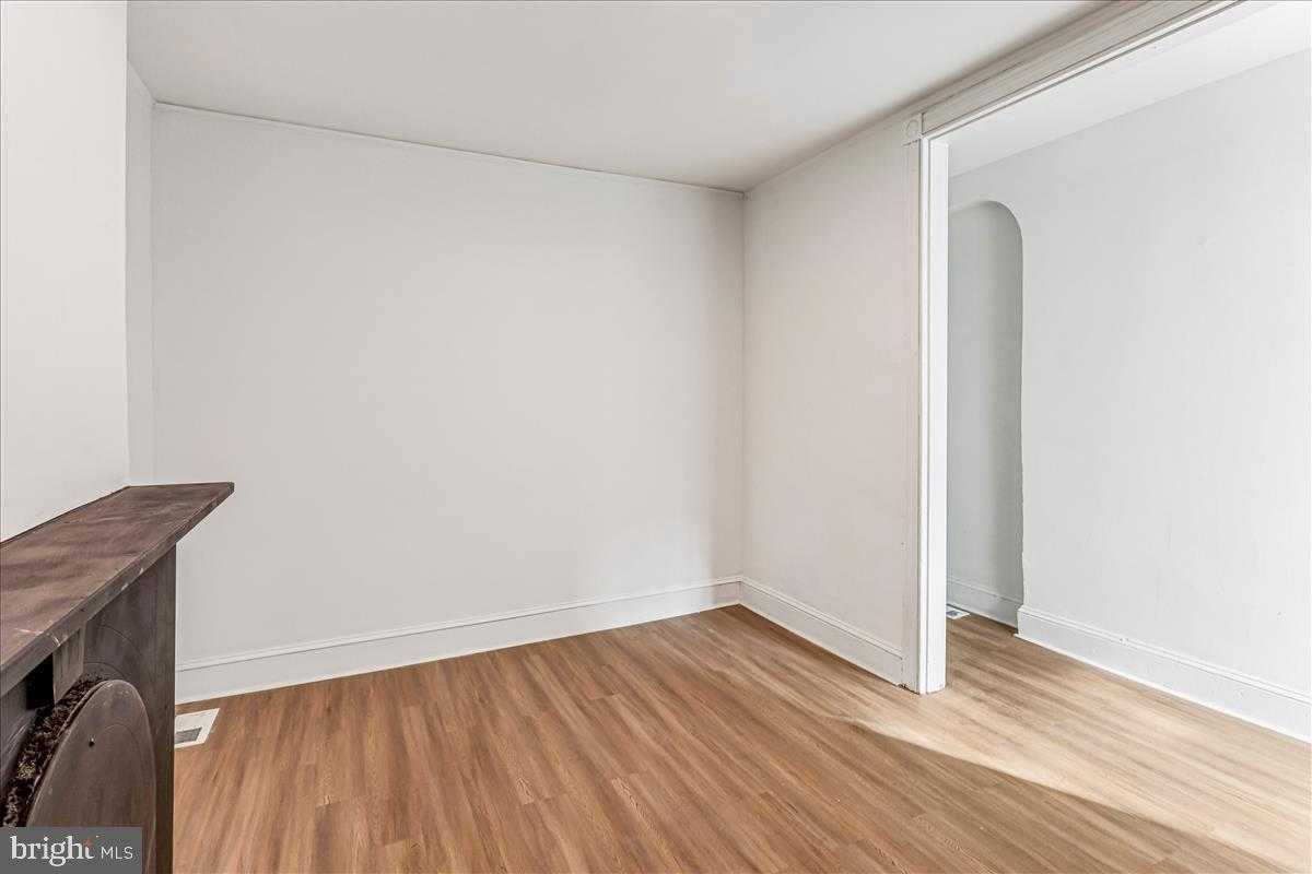 2023 Division St photo 6