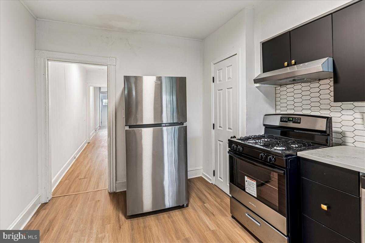 2023 Division St photo 8