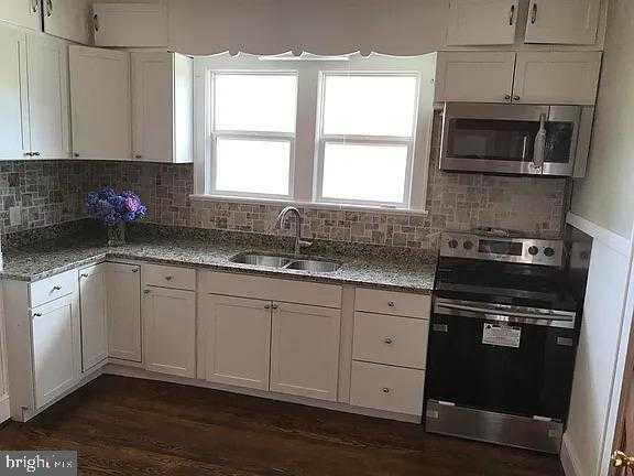 3914 Richland Ave NW photo 2