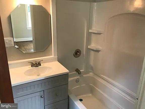 3914 Richland Ave NW photo 7