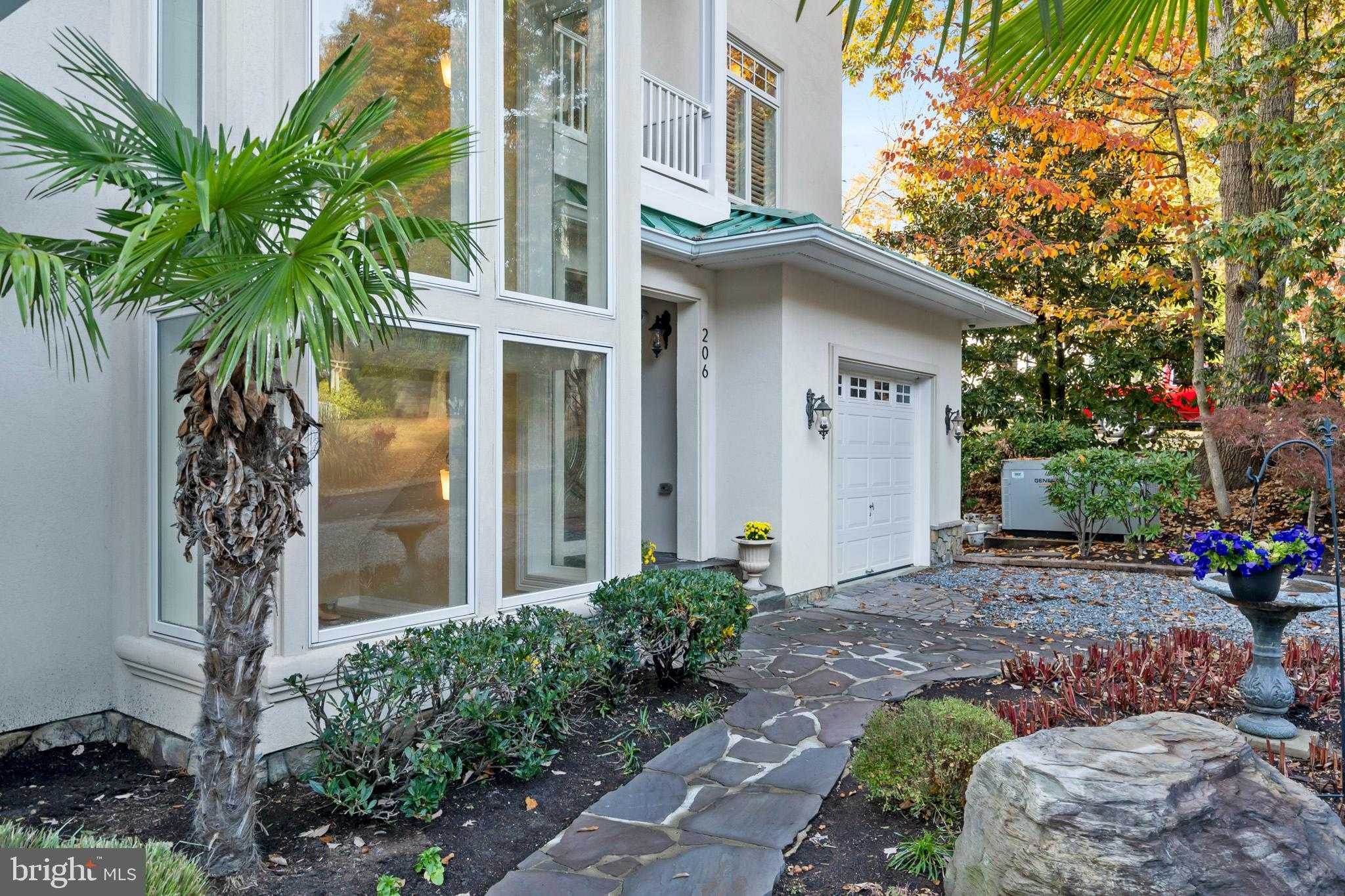 206 Harbor Dr photo 6