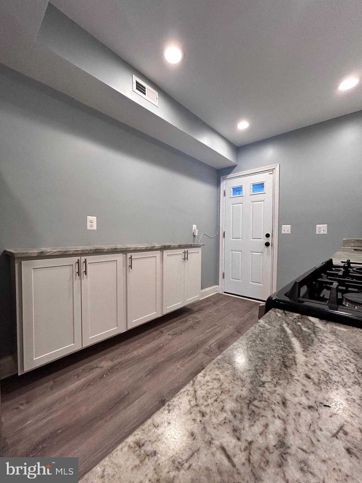 3541 3rd St photo 25