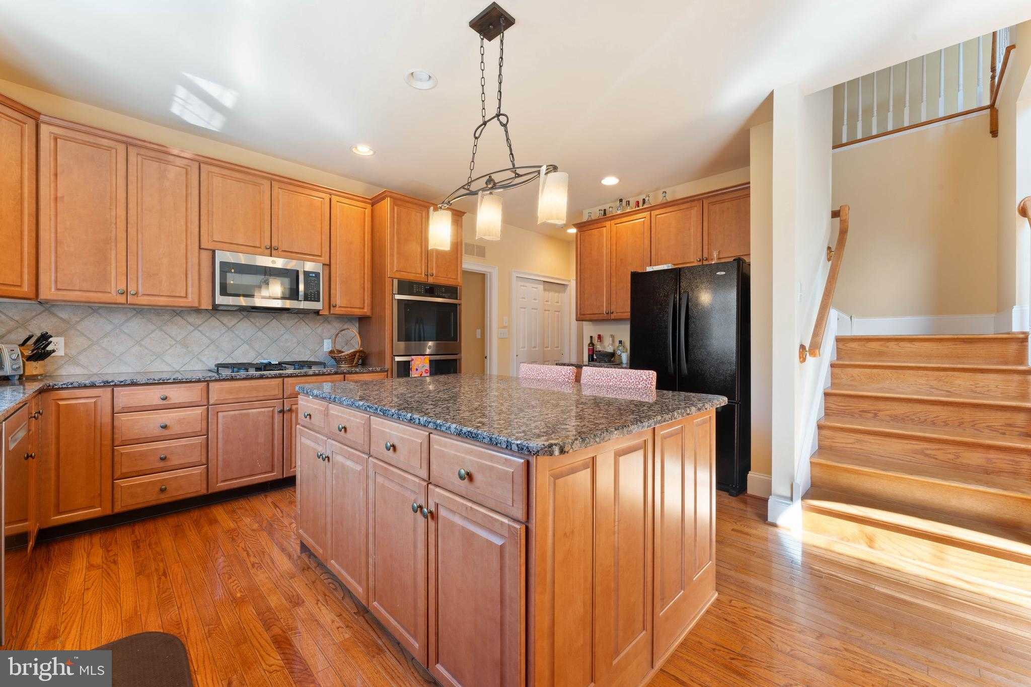 112 Edwards Dr photo 22