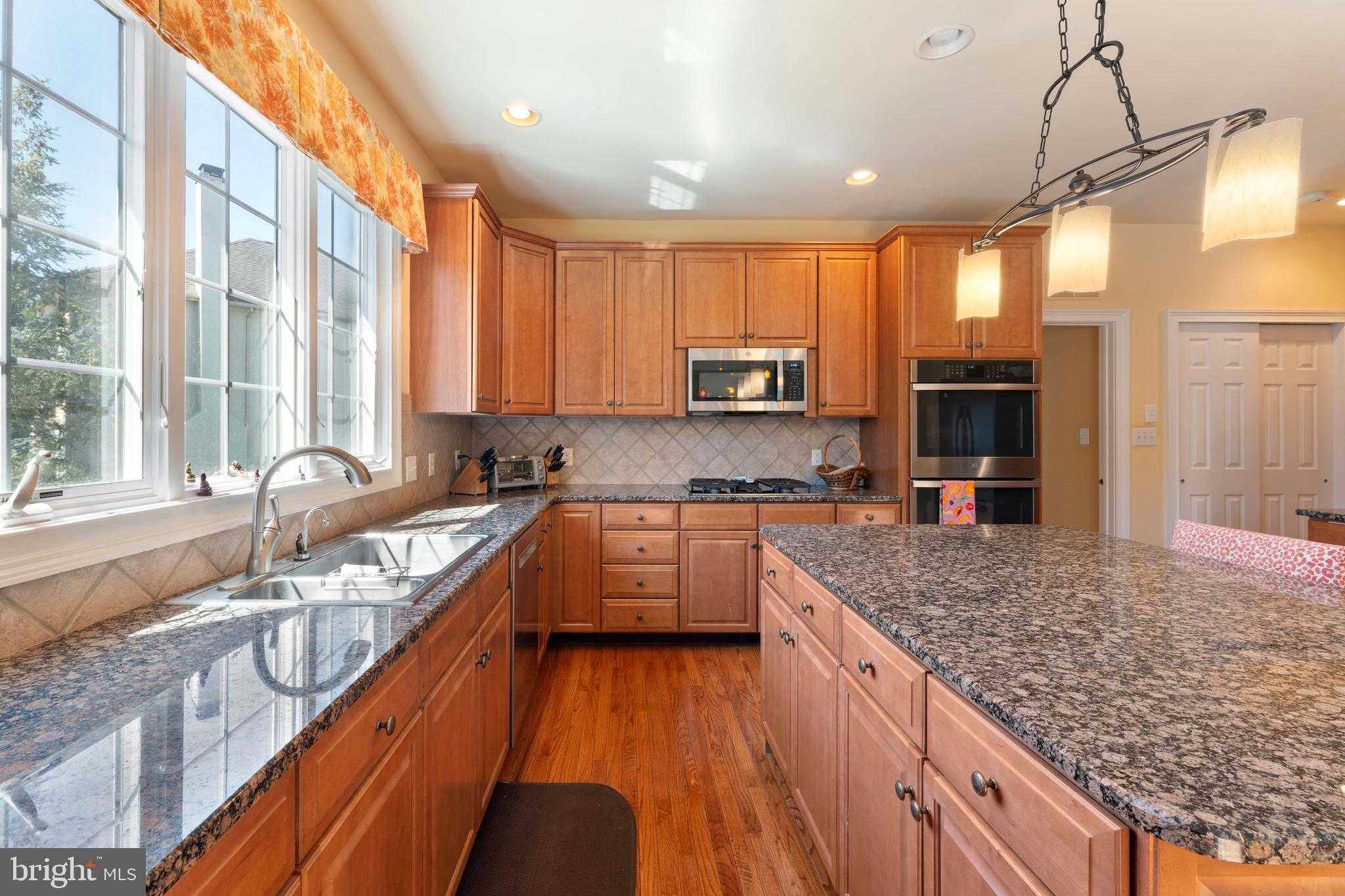 112 Edwards Dr photo 23